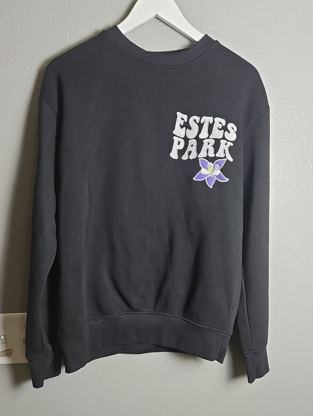 Estes Park Colorado Floral Patch Sweater Size Medium